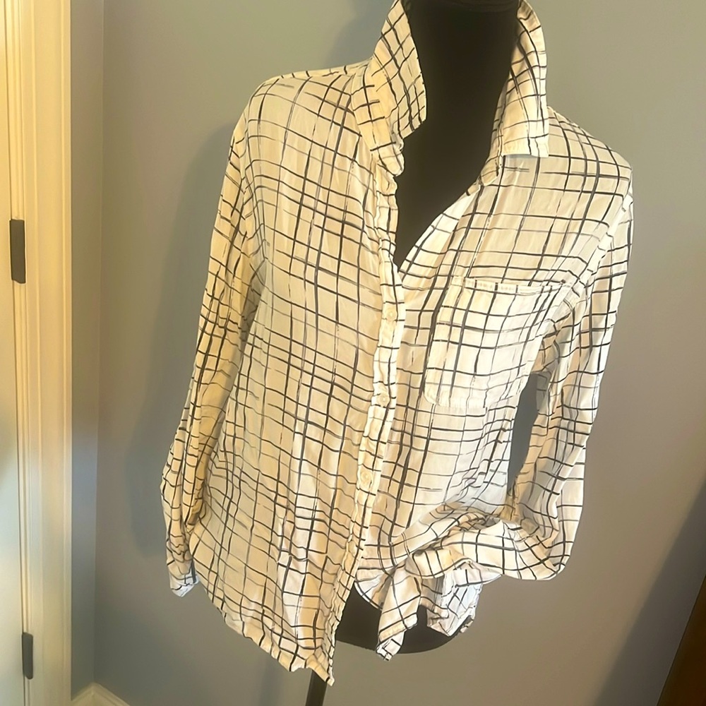 Artistic painterly graphic print. Soft drape rayon